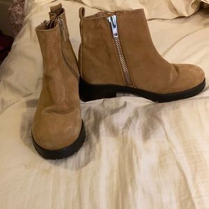 Urban Oufitter tan booties